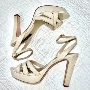 White House Black Mkt Cream Color Platform Sandals